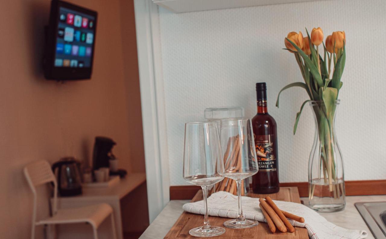 Villa Herkules - Privates Apartment Am Waldrand Mit Smart Tv Und Kostenlosen Parkplaetzen Kassel Kültér fotó