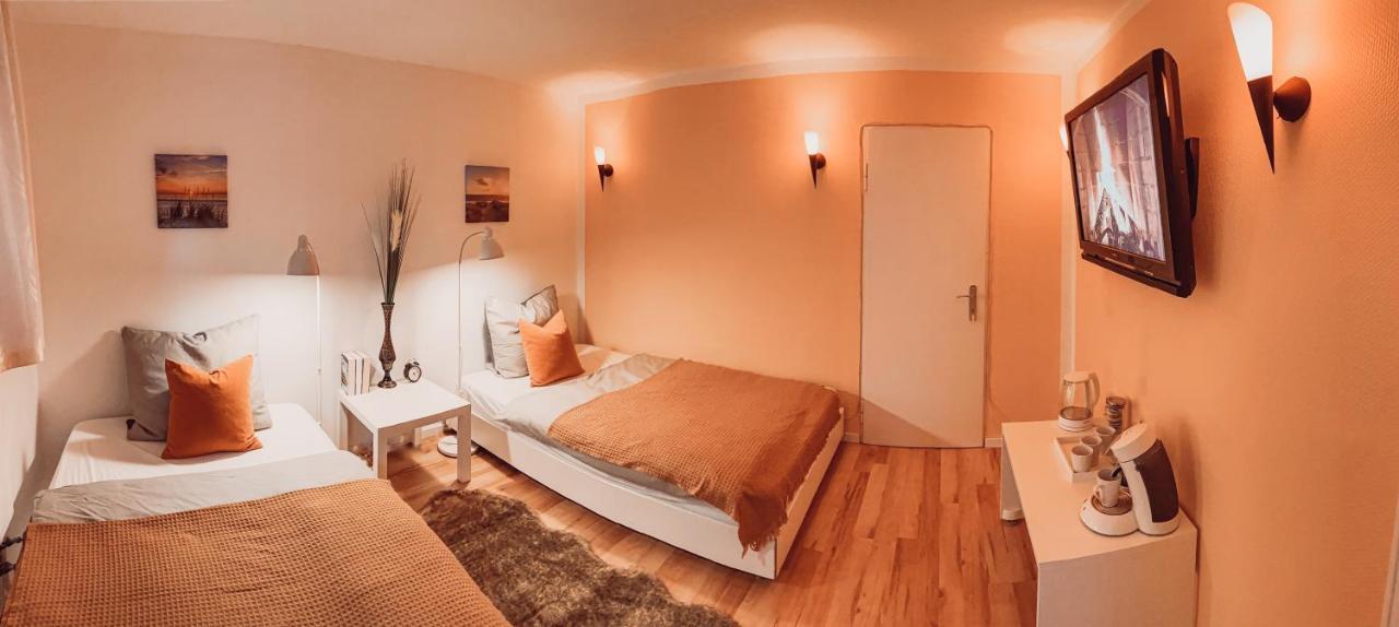 Villa Herkules - Privates Apartment Am Waldrand Mit Smart Tv Und Kostenlosen Parkplaetzen Kassel Kültér fotó