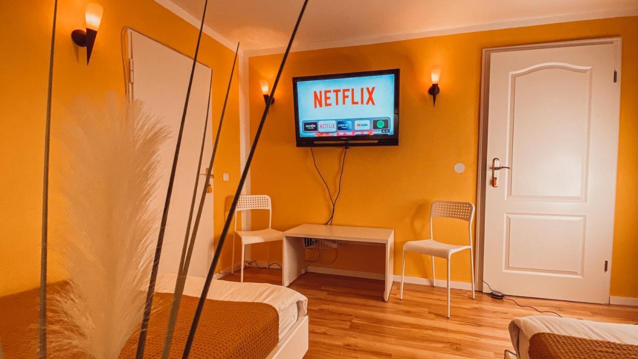 Villa Herkules - Privates Apartment Am Waldrand Mit Smart Tv Und Kostenlosen Parkplaetzen Kassel Kültér fotó