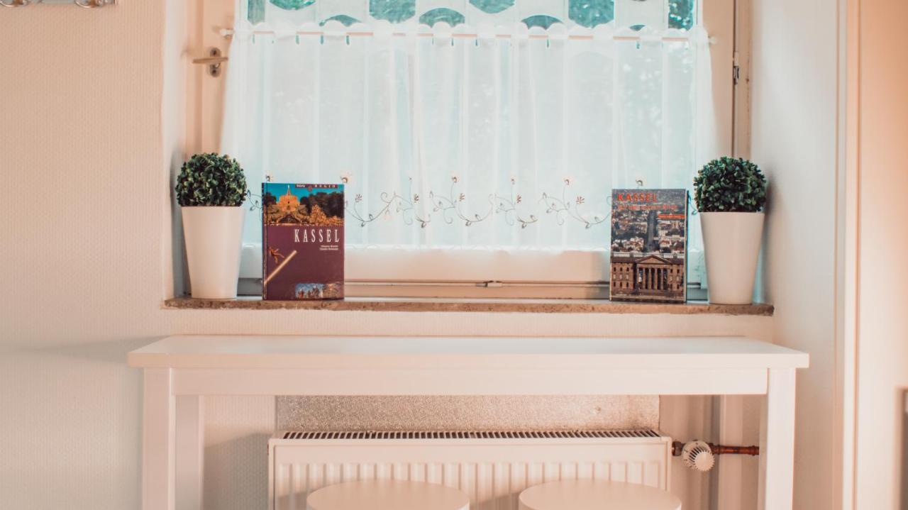 Villa Herkules - Privates Apartment Am Waldrand Mit Smart Tv Und Kostenlosen Parkplaetzen Kassel Kültér fotó
